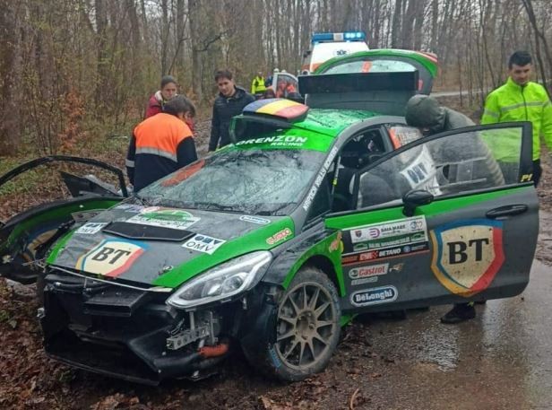 Accident grav la Raliul Maramureșului: a fost implicat pilotul Bogdan Marișca