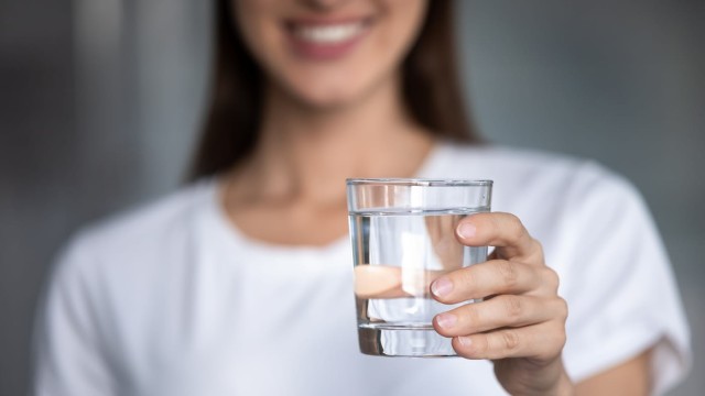 Studiu: Consumul de apă ar putea ajuta la prevenirea insuficienței cardiace