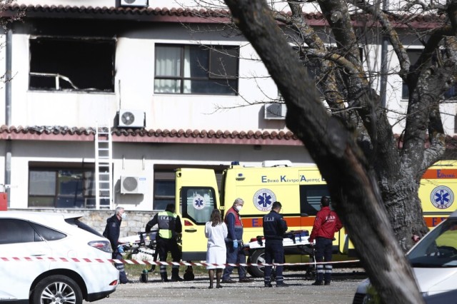Grecia: Un mort şi trei răniţi într-un incendiu la un spital din Salonic