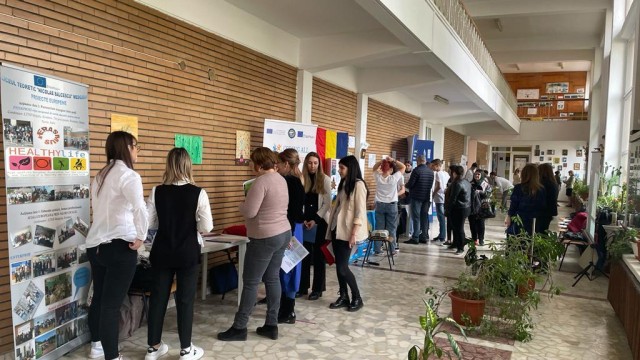 15 echipe de elevi din Constanța au participat la Concursul național Made for Europe