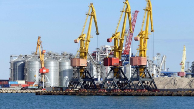 Ucraina a interzis oficial toate importurile din Rusia