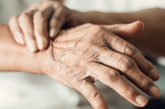 Experţii spanioli atrag atenţia asupra altor aspecte ale maladiei Parkinson