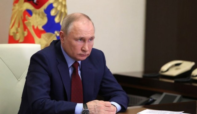 Putin se declară 'mândru' de acţiunea armatei ruse în Ucraina