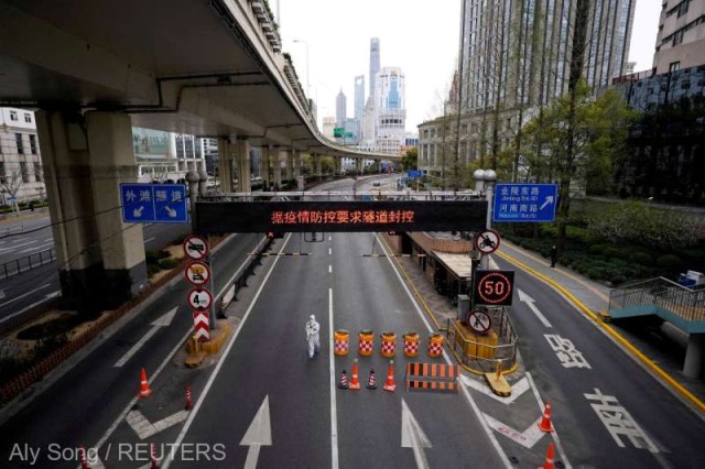 Mai multe oraşe din China impun restricţii