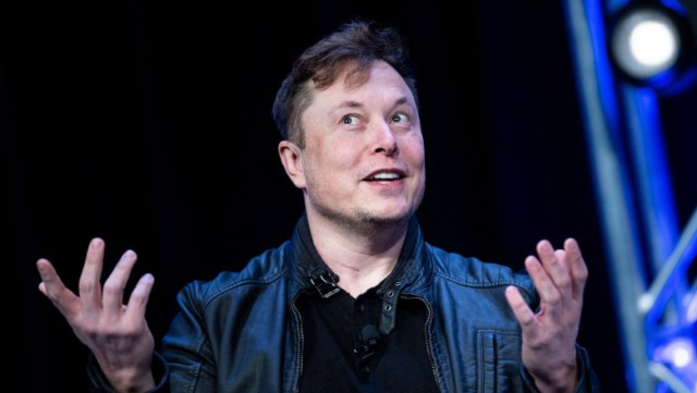 Elon Musk spune că nu are nicio casă acum și doarme pe la prieteni