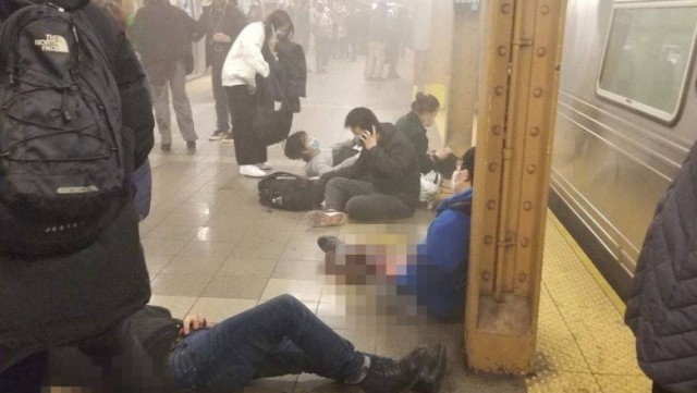 Atac armat la metroul din New York. Video