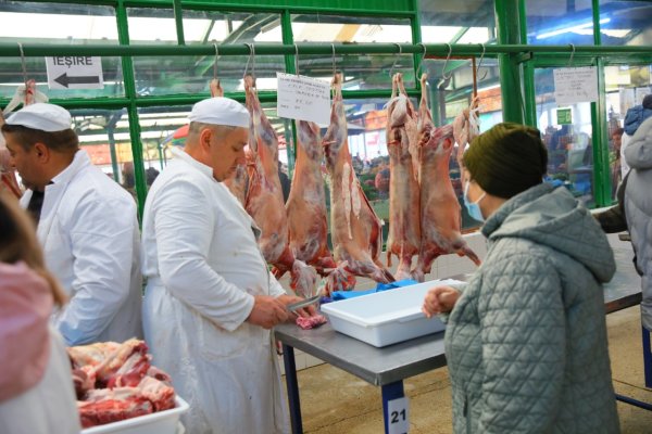 A început comercializarea cărnii de miel în Piața Griviței și Piața Tomis III