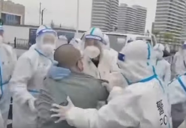 Scene dramatice în Shanghai după 3 săptămâni de lockdown sever. Video