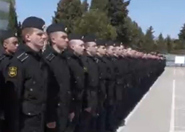 Marinarii ruși care au supraviețuit pe Moskva, întâlnire cu șeful Marinei din Rusia. Video