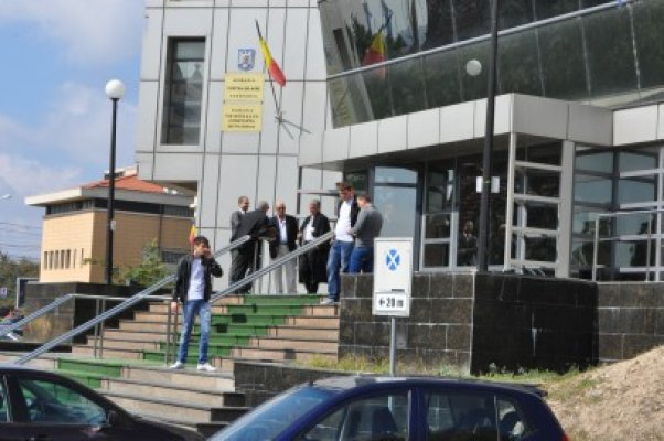 Dosarul ”Portul Constanța”. Doi inculpați care și-au recunoscut vina au fost condamnați la 1 an și 4 luni de închsioare